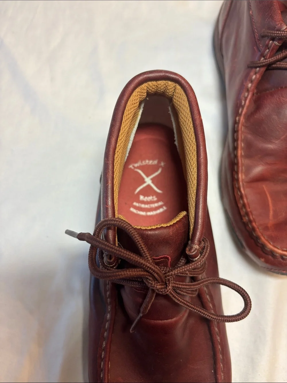 Twisted X Men’s Chukka Driving Mocs, Burgundy Leather finish, size 7.